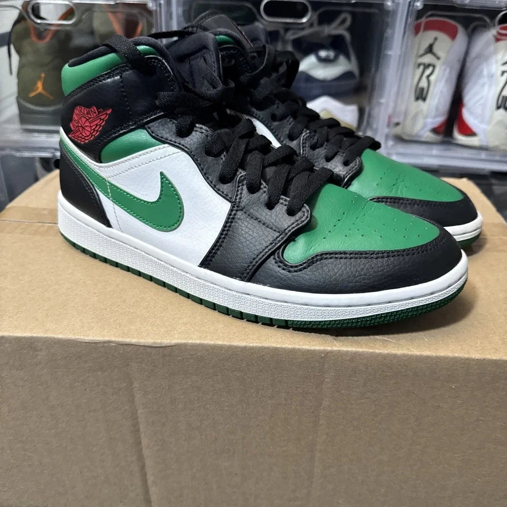 Air Jordan 1 Mid Green Toe  Black White Red size 8 men 10 women